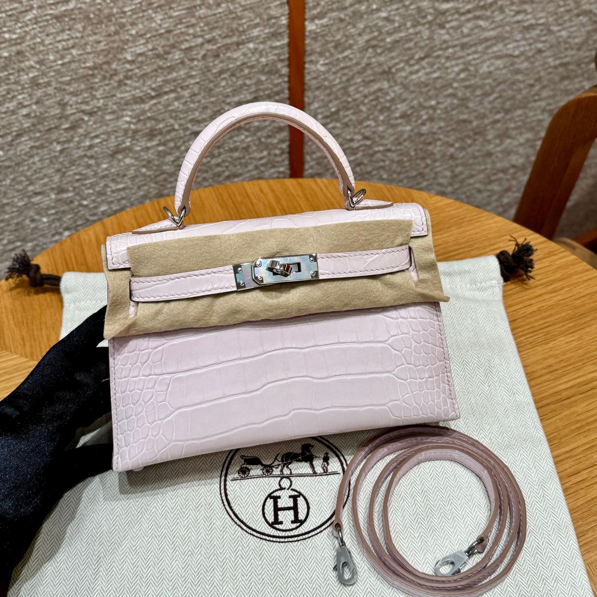 Hermès  Mini Kelly2 Size19 Mauve pale Matte alligator🐊imported