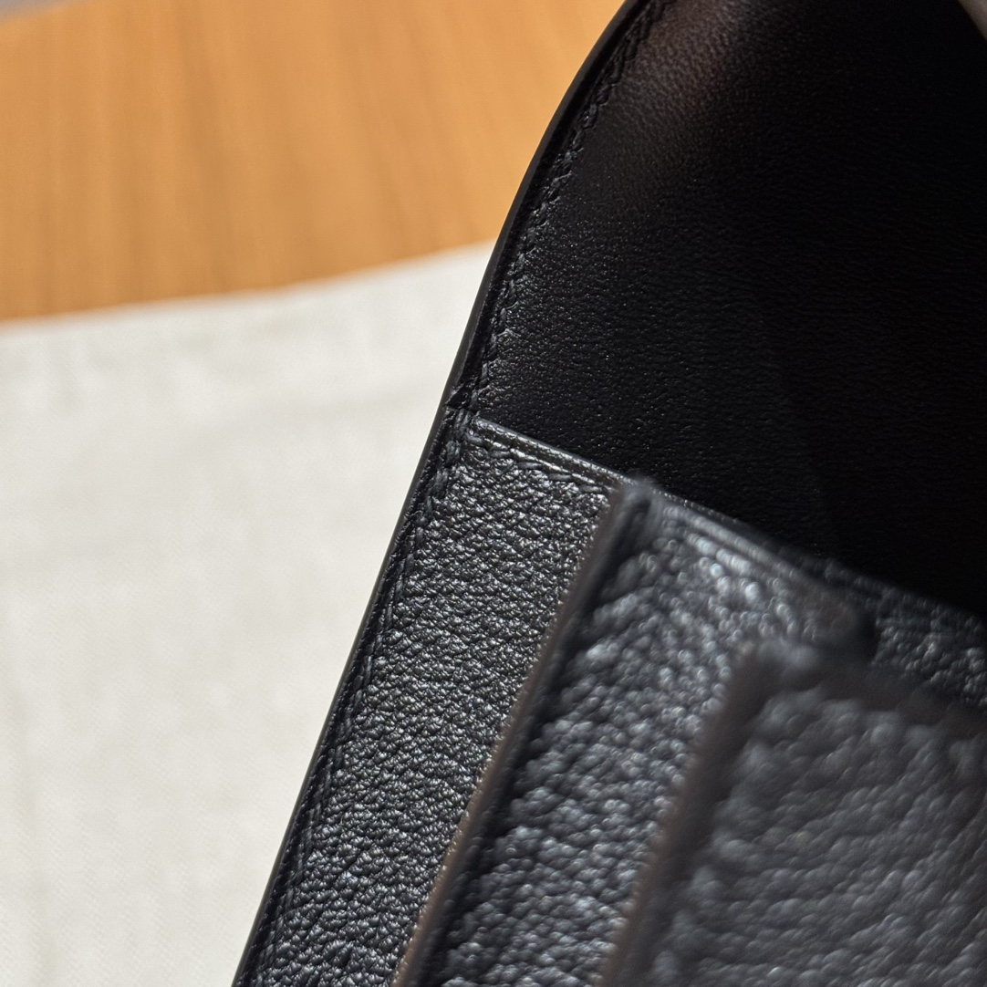 Hermès Constance 19 Noir  Chèvre Mirror
