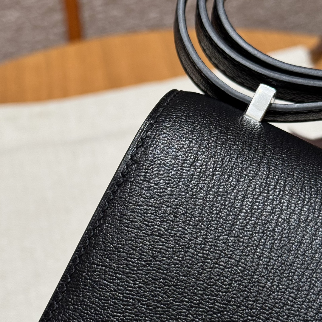 Hermès Constance 19 Noir  Chèvre Mirror