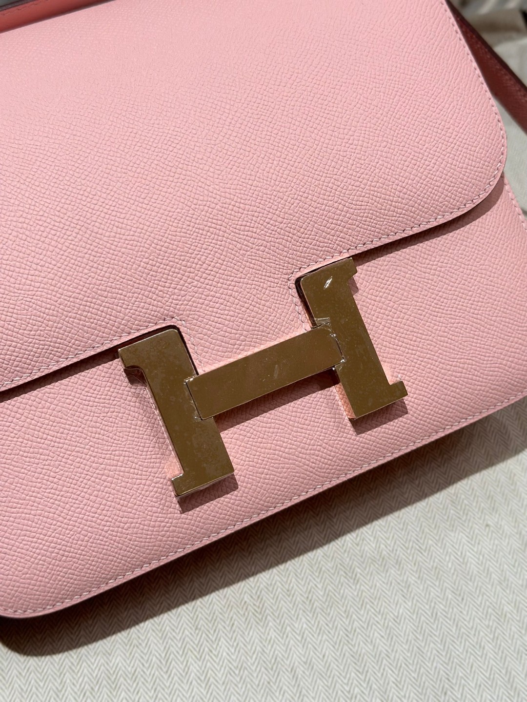 Hermès Constance 24 Rose Sakura Epsom