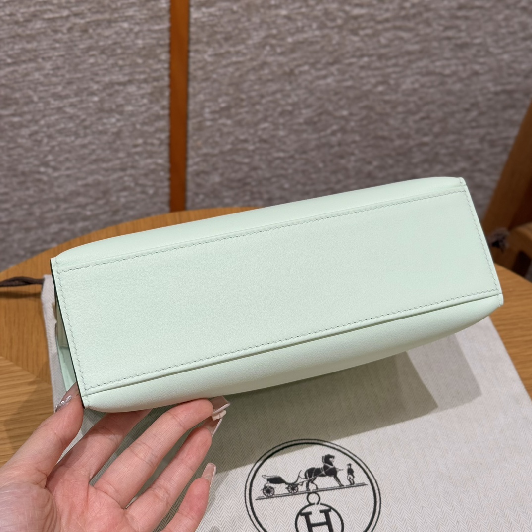 Hermès  Kelly Pochette 1  Vert Fizz Swift