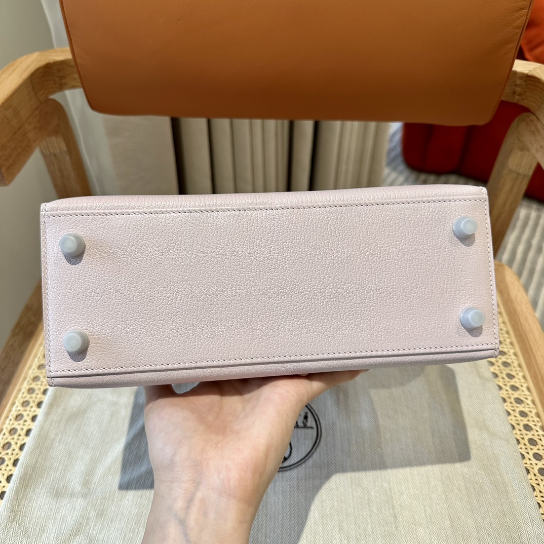 Hermès  Kelly 25  Mauve Pale Chever