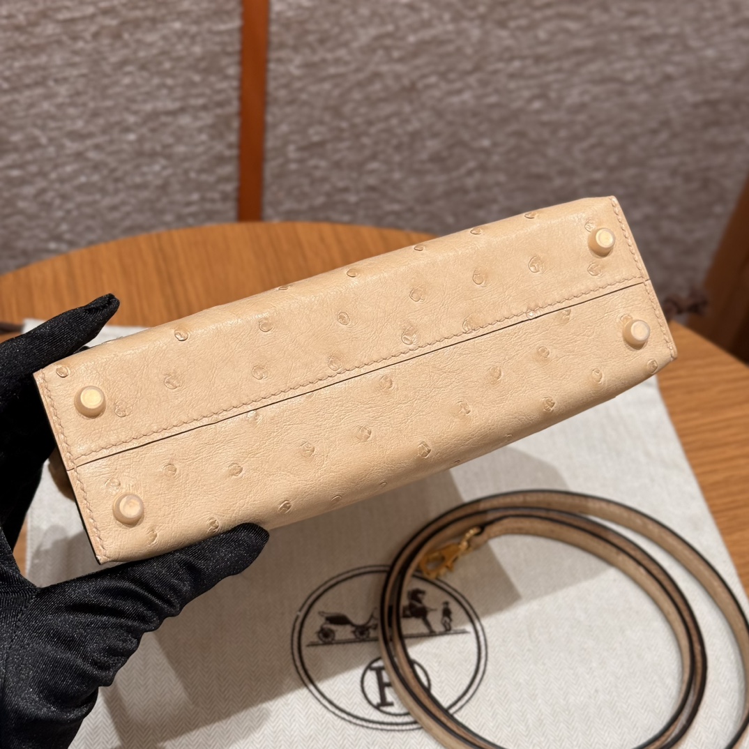 Hermès  Mini Kelly2 Size19 Chai  KK ostrich imported