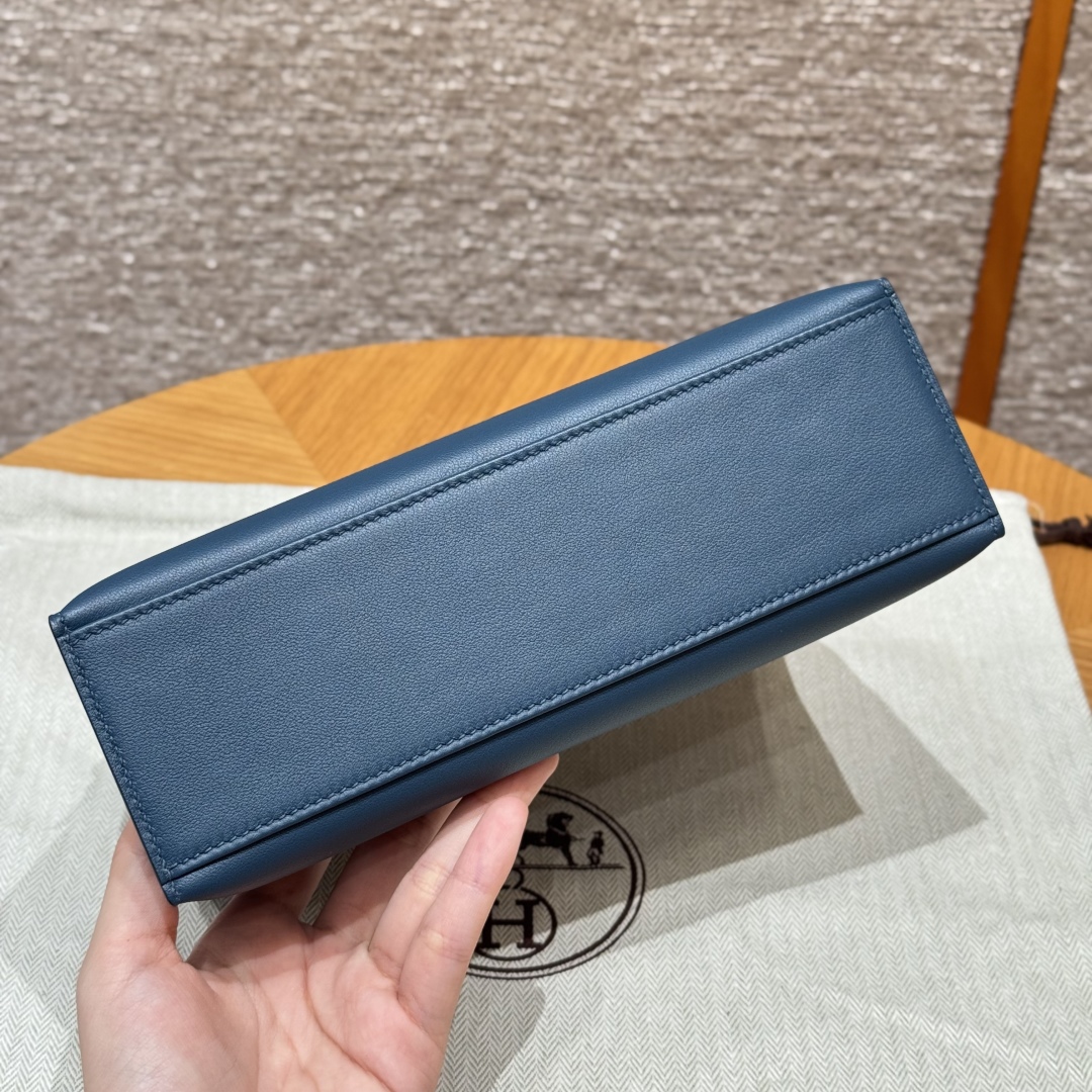 Hermès  Kelly Pochette 1 Blue de presse Swift