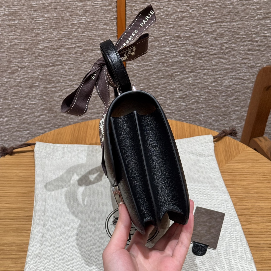 Hermès Constance 19 Noir  Chèvre Mirror