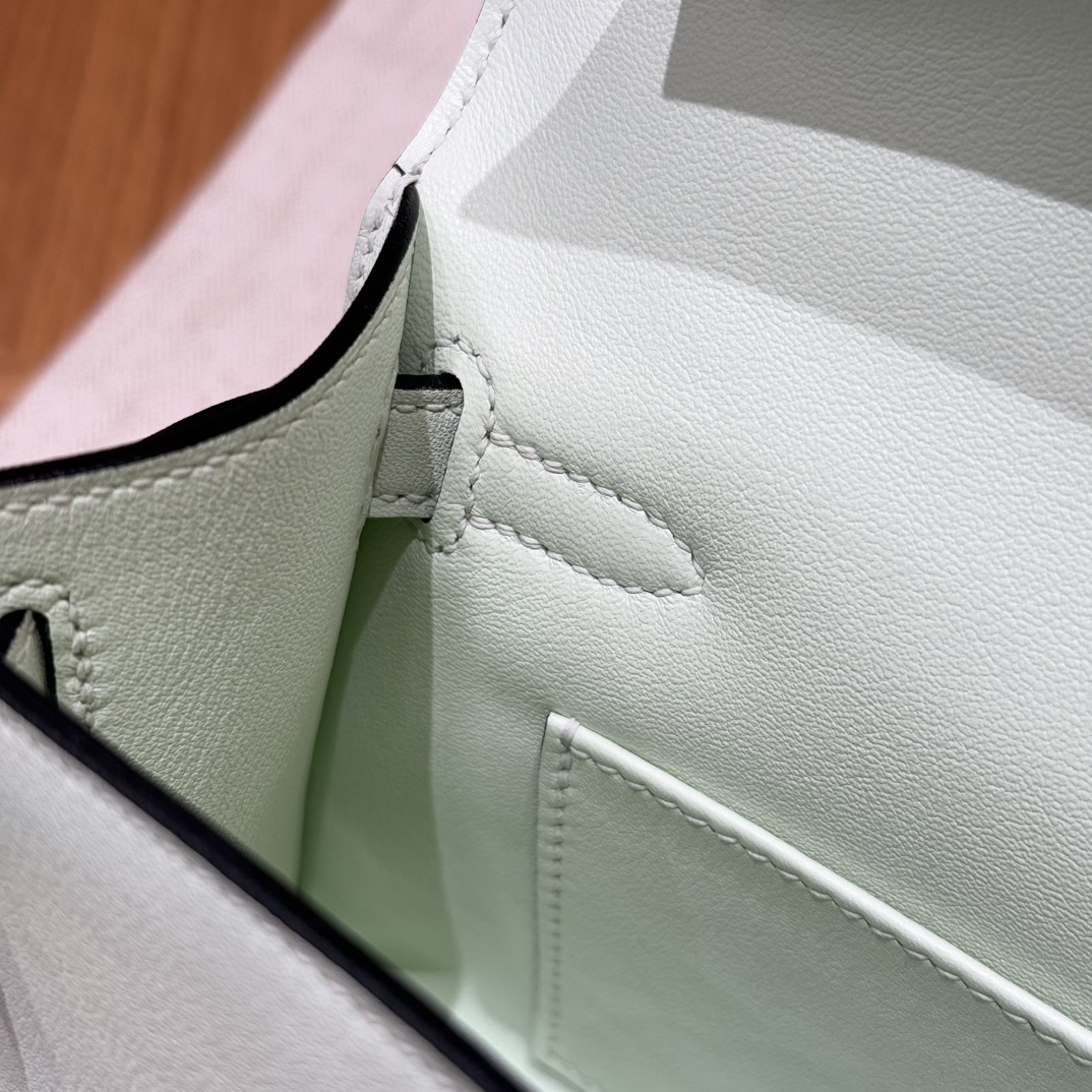 Hermès  Kelly Pochette 1  Vert Fizz Swift