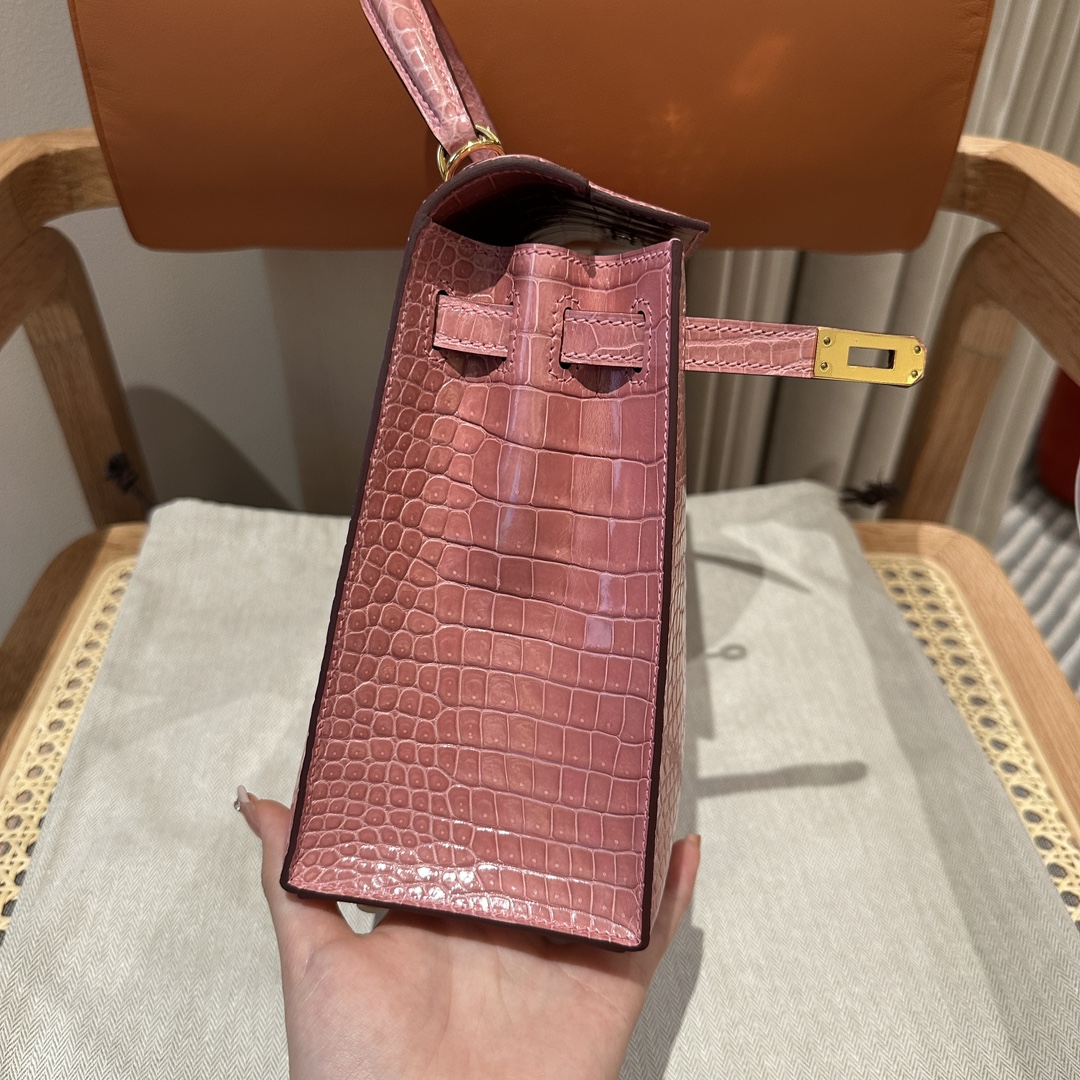 Hermès  Kelly 25 Rose Confetti Porosus shiny