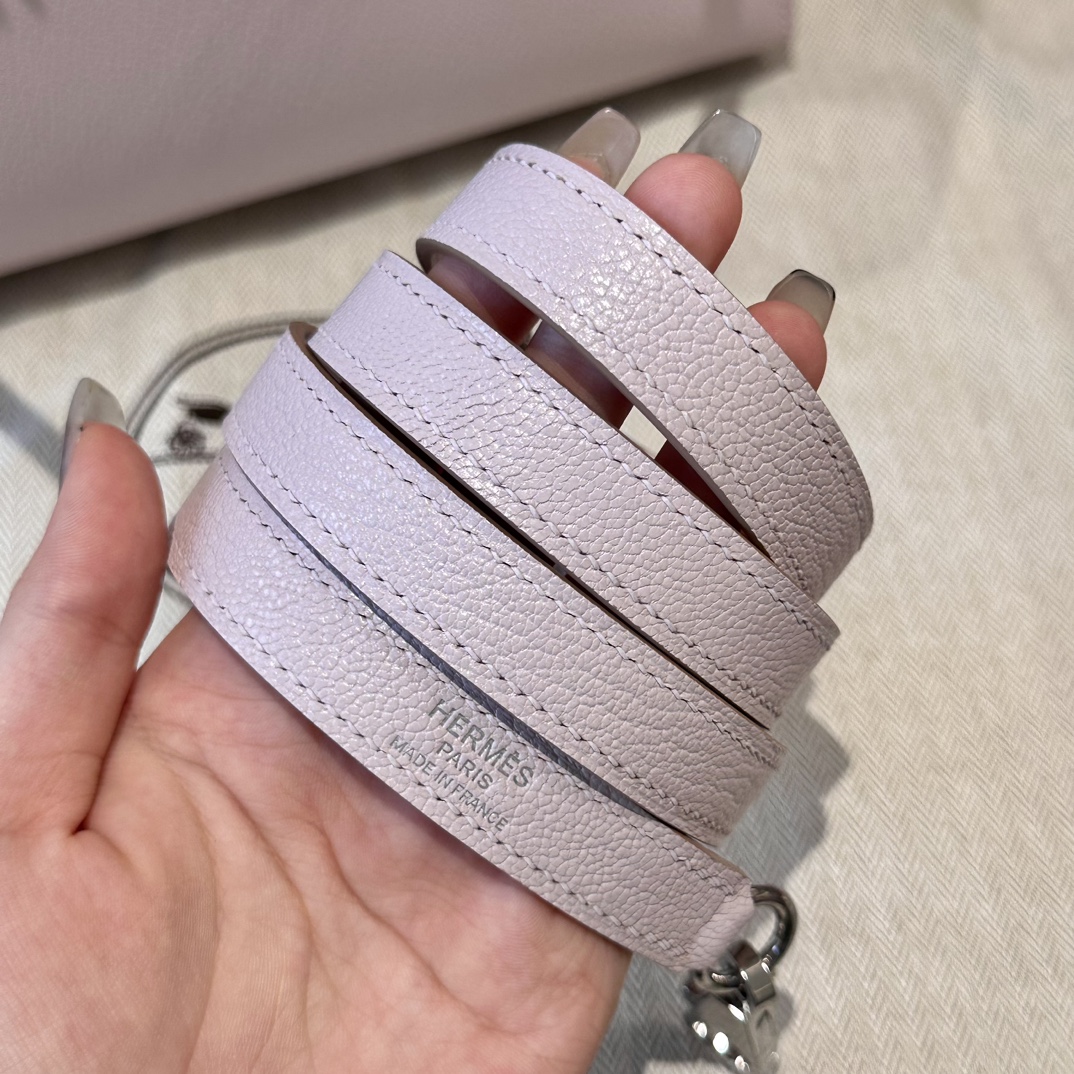Hermès  Kelly 25  Mauve Pale Chever