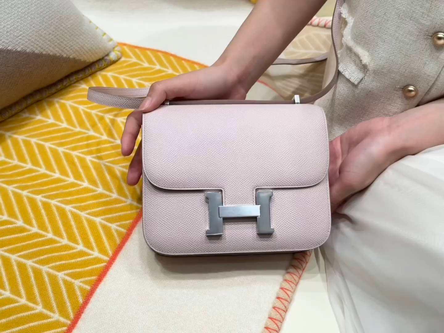 Hermès Constance 19 Mauve pale  Chèvre Mirror