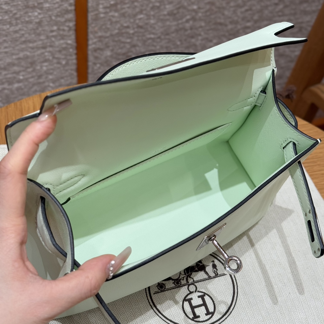 Hermès  Kelly Pochette 1  Vert Fizz Swift