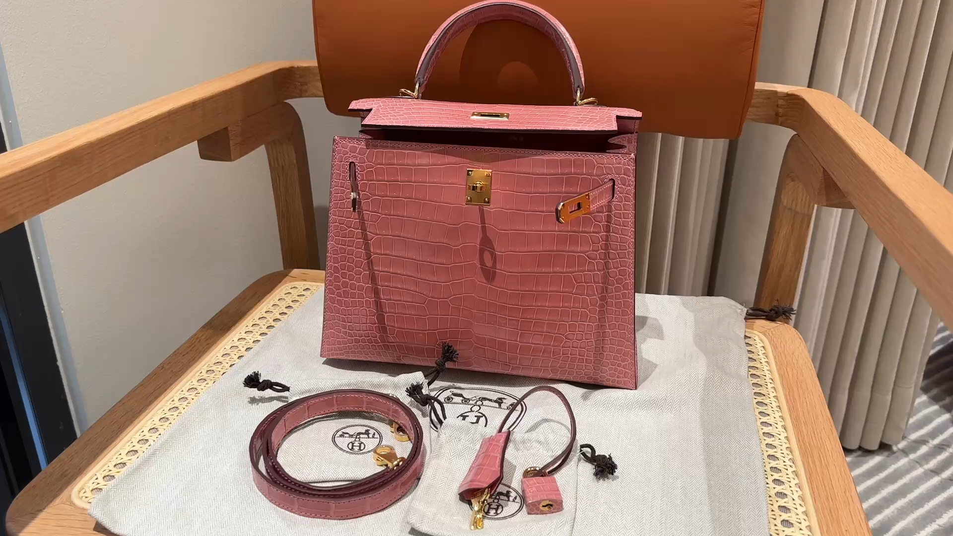 Hermès  Kelly 25 Rose Confetti Porosus shiny