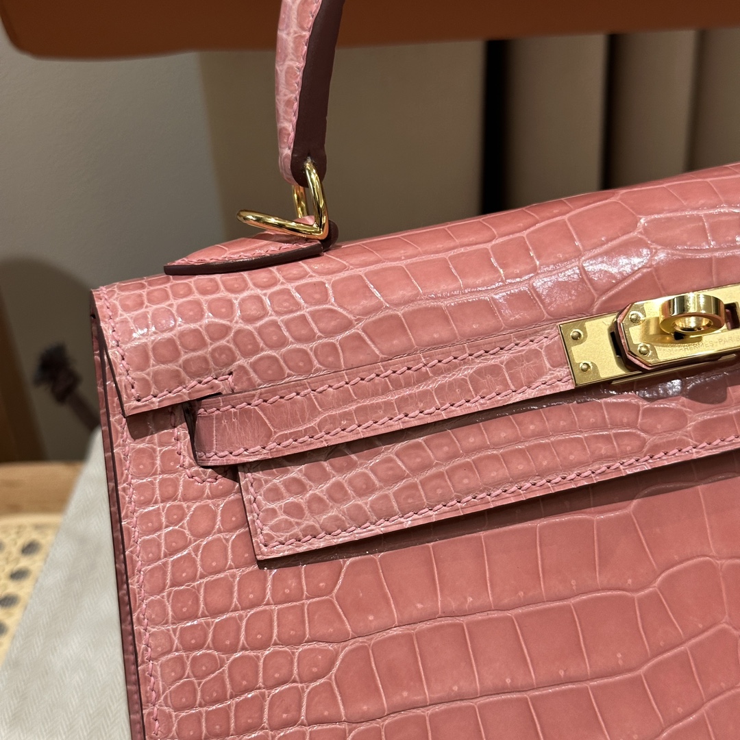 Hermès  Kelly 25 Rose Confetti Porosus shiny