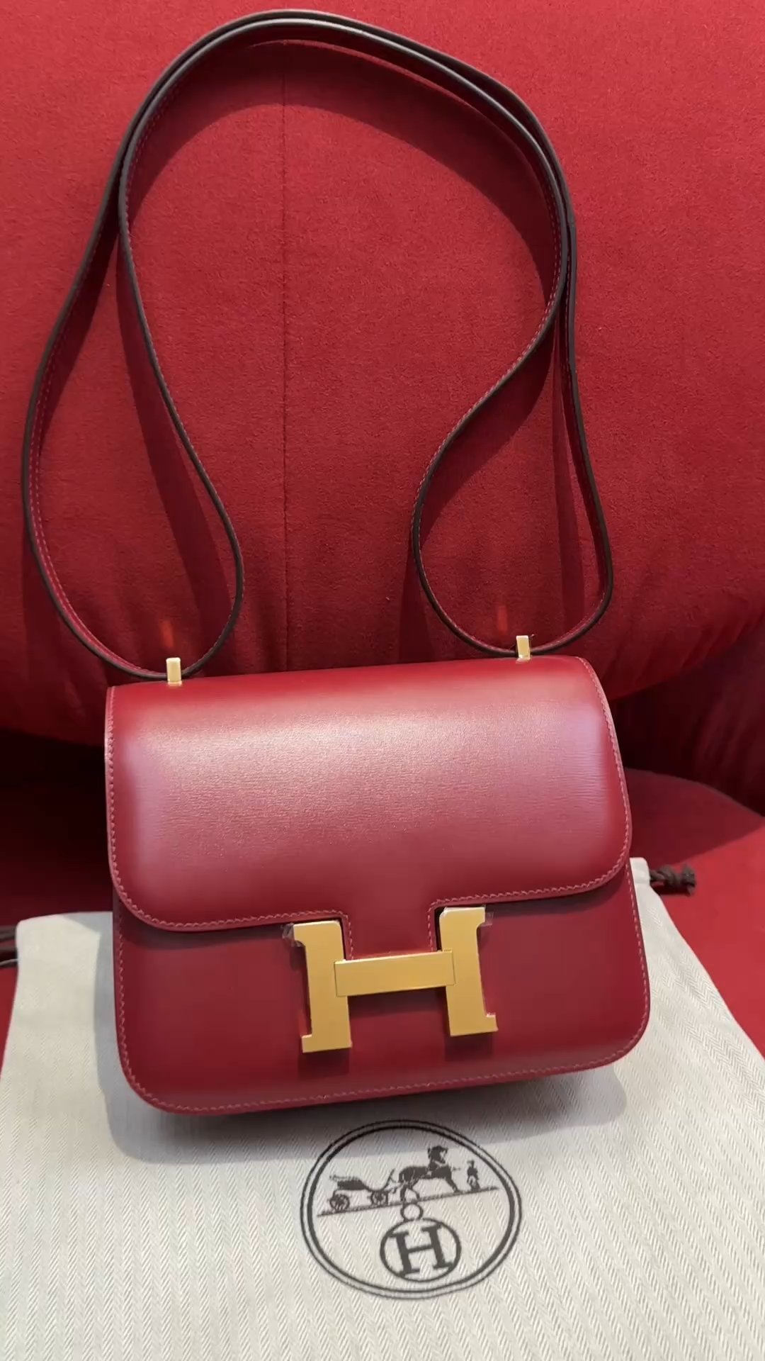 Hermès Constance 19 H Red Box