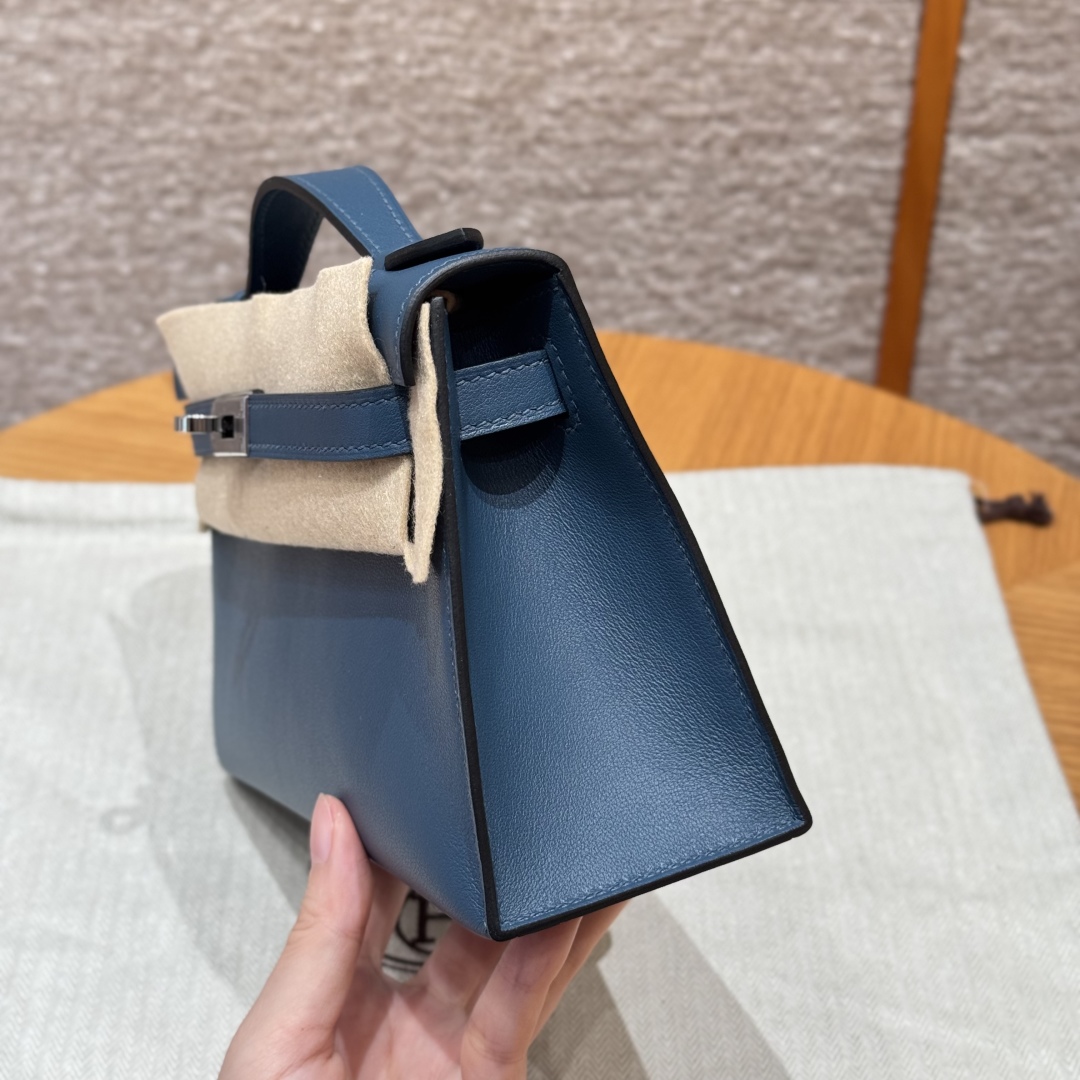 Hermès  Kelly Pochette 1 Blue de presse Swift