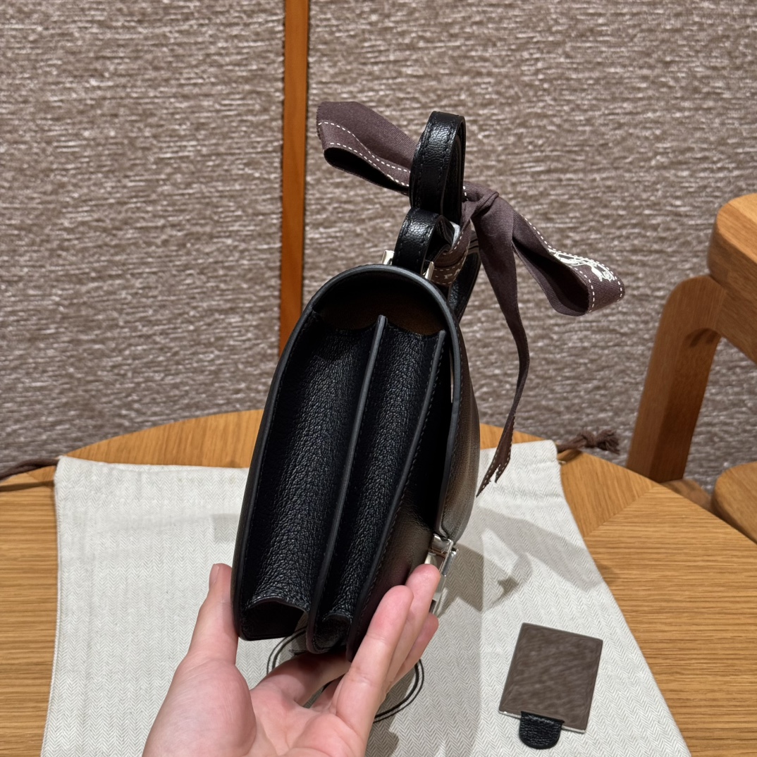 Hermès Constance 19 Noir  Chèvre Mirror