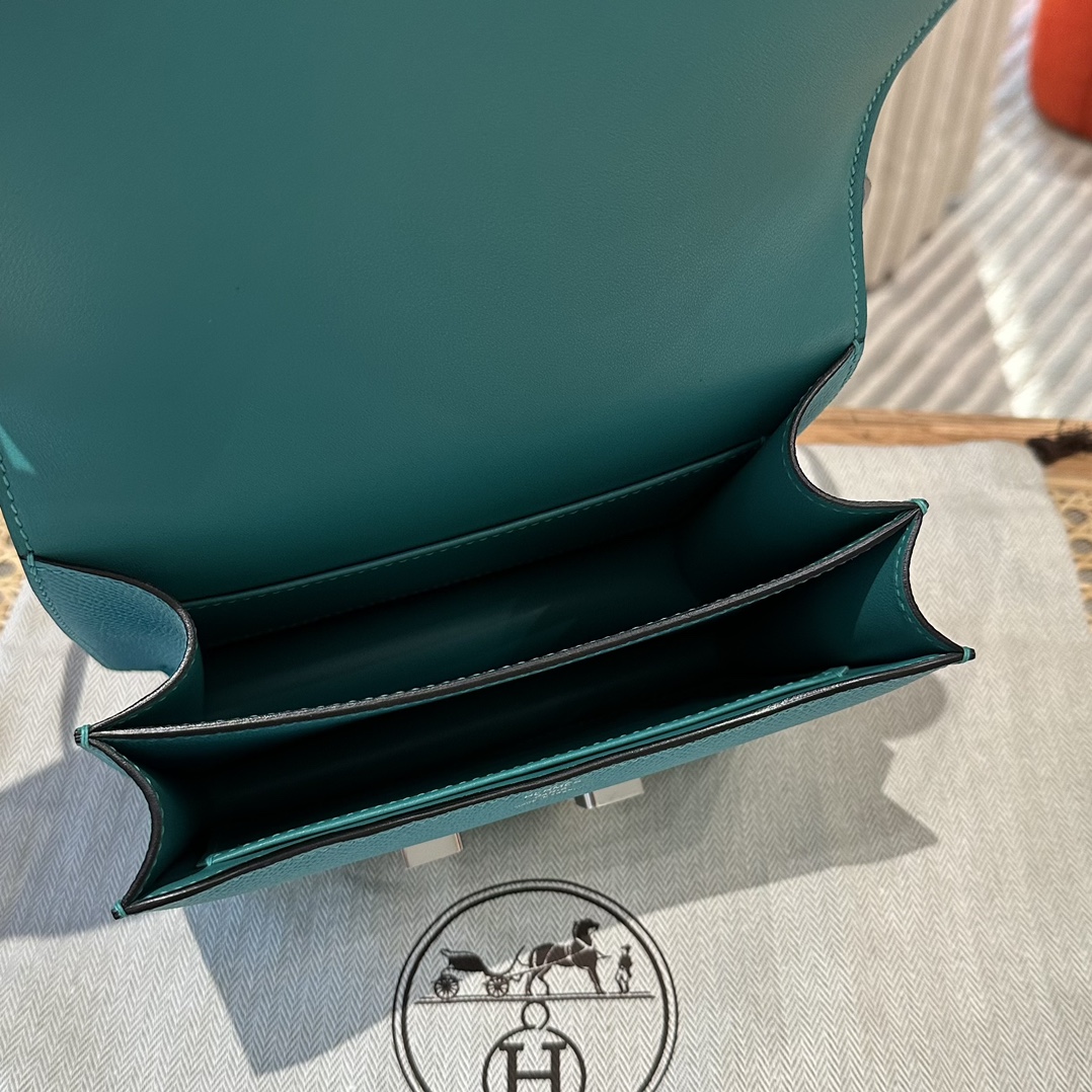 Hermès Constance 19 Jade Epsom
