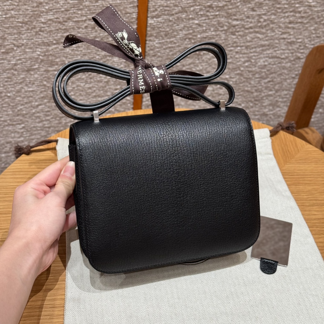Hermès Constance 19 Noir  Chèvre Mirror