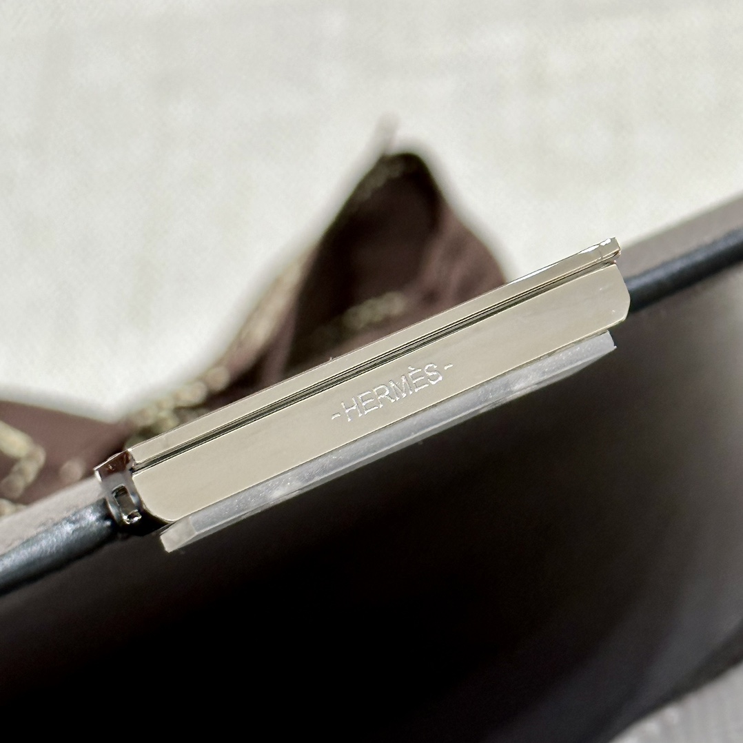 Hermès Constance 19  Etain Epsom