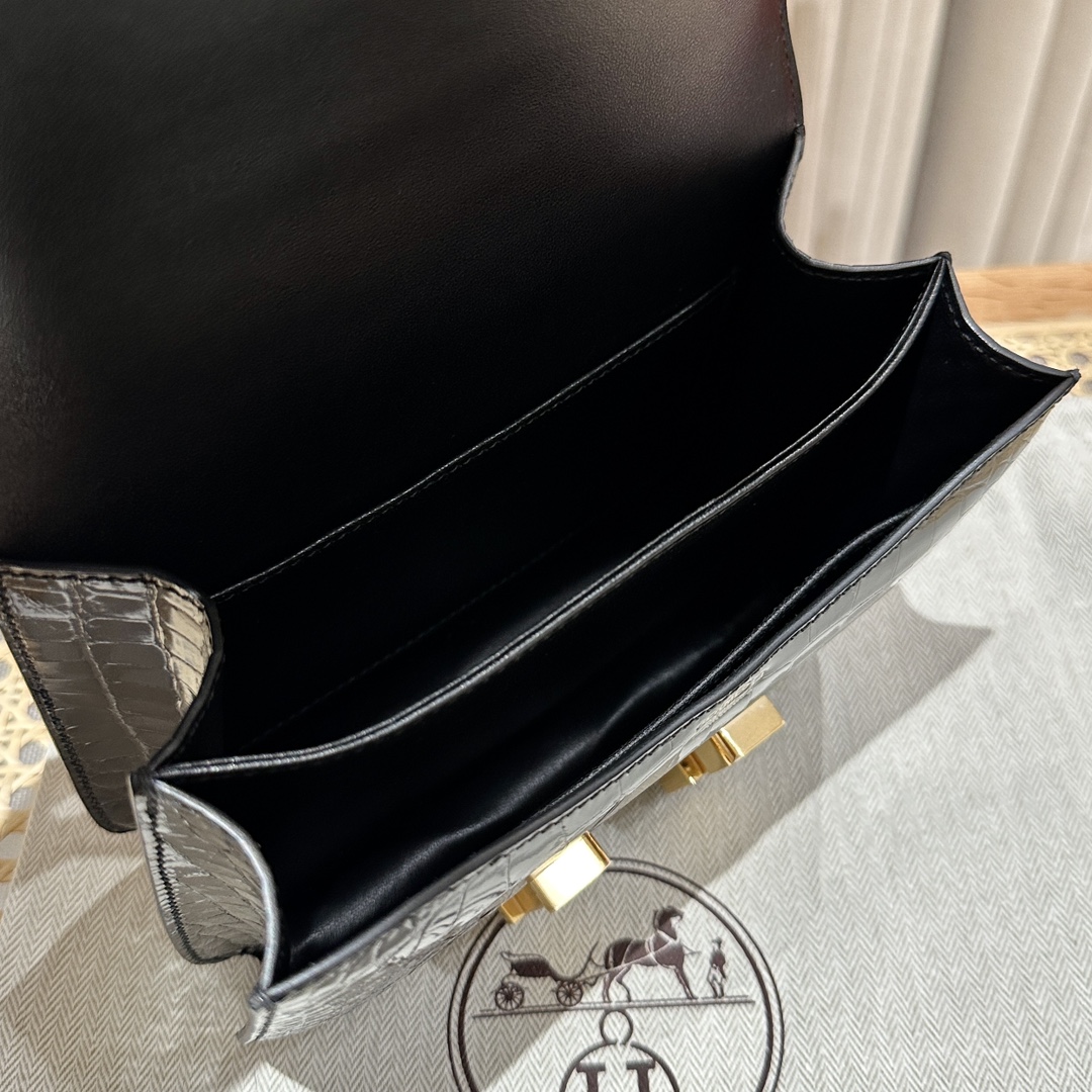 Hermès Constance 19 Black Alligator🐊