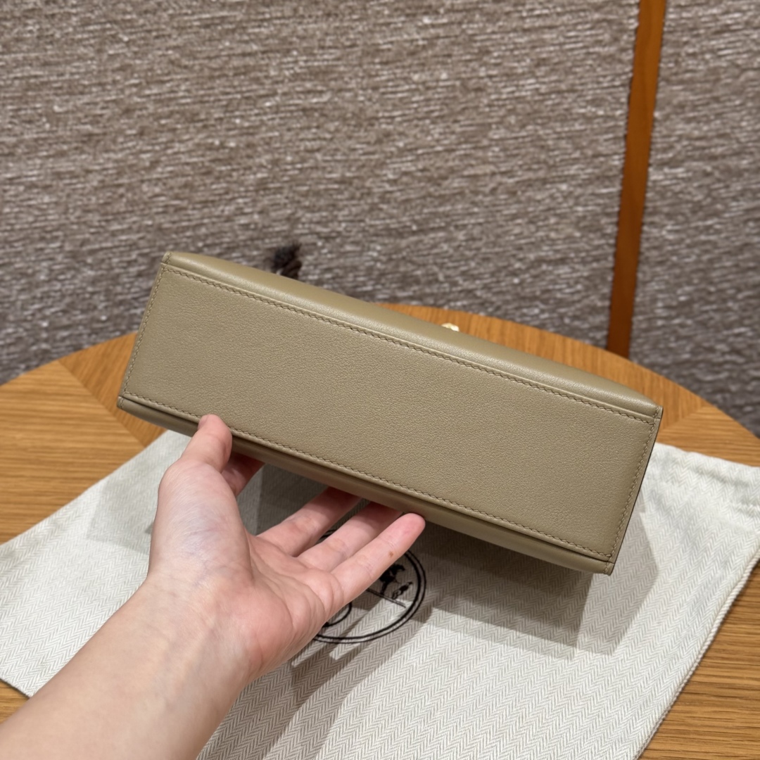 Hermès  Kelly Pochette 1  Beige Marfa Swift