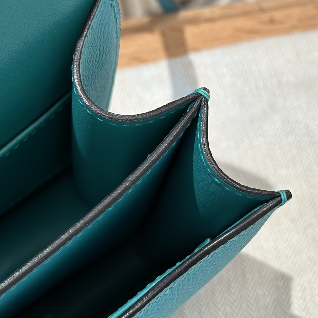 Hermès Constance 19 Jade Epsom