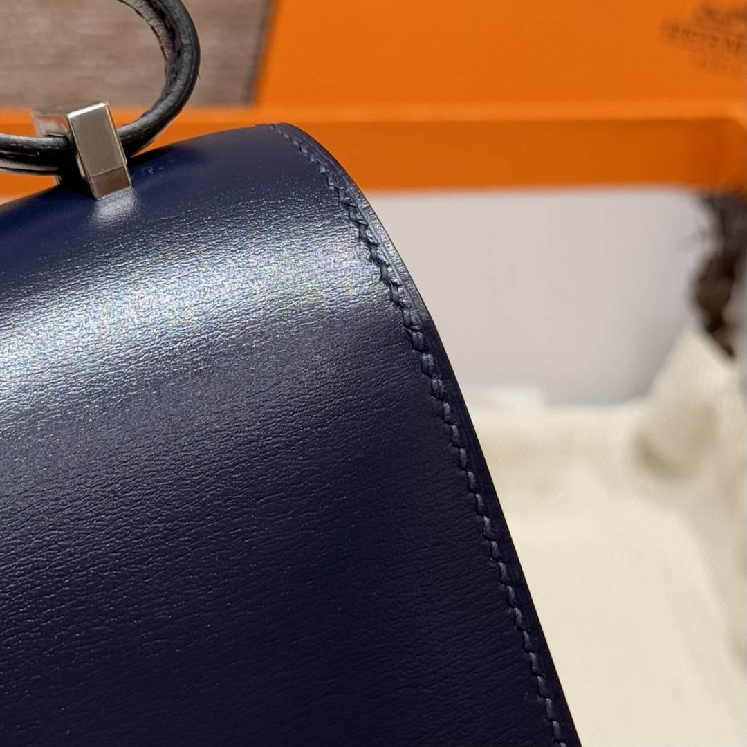 Hermès Constance 19 Blue saphir Box Mirror