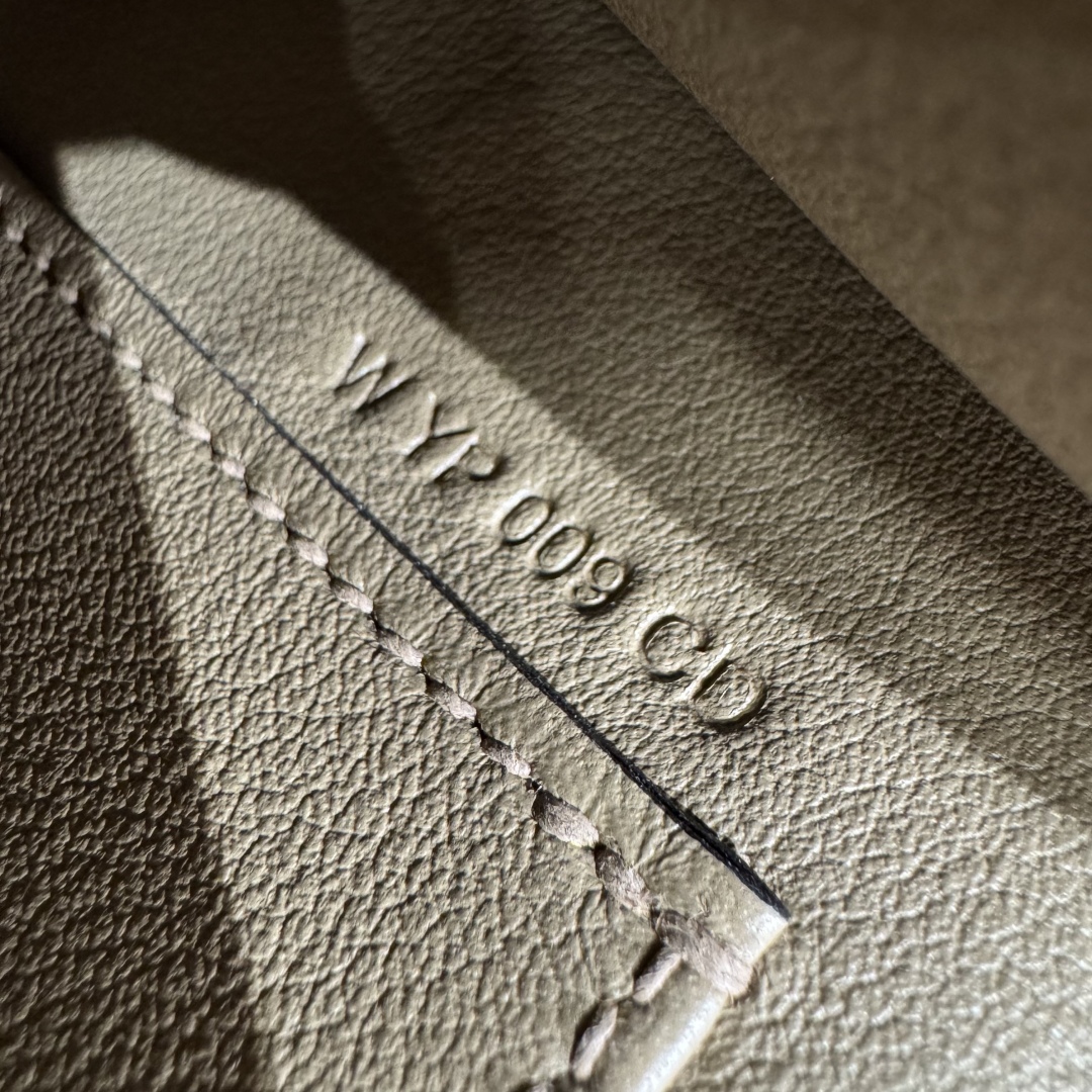 Hermès  Kelly Pochette 1  Beige Marfa Swift