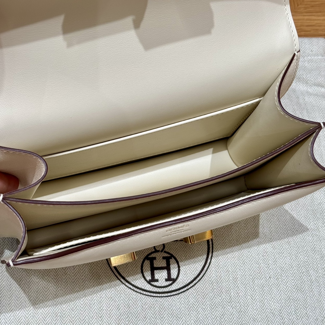 Hermès Constance 19 Nata Epsom