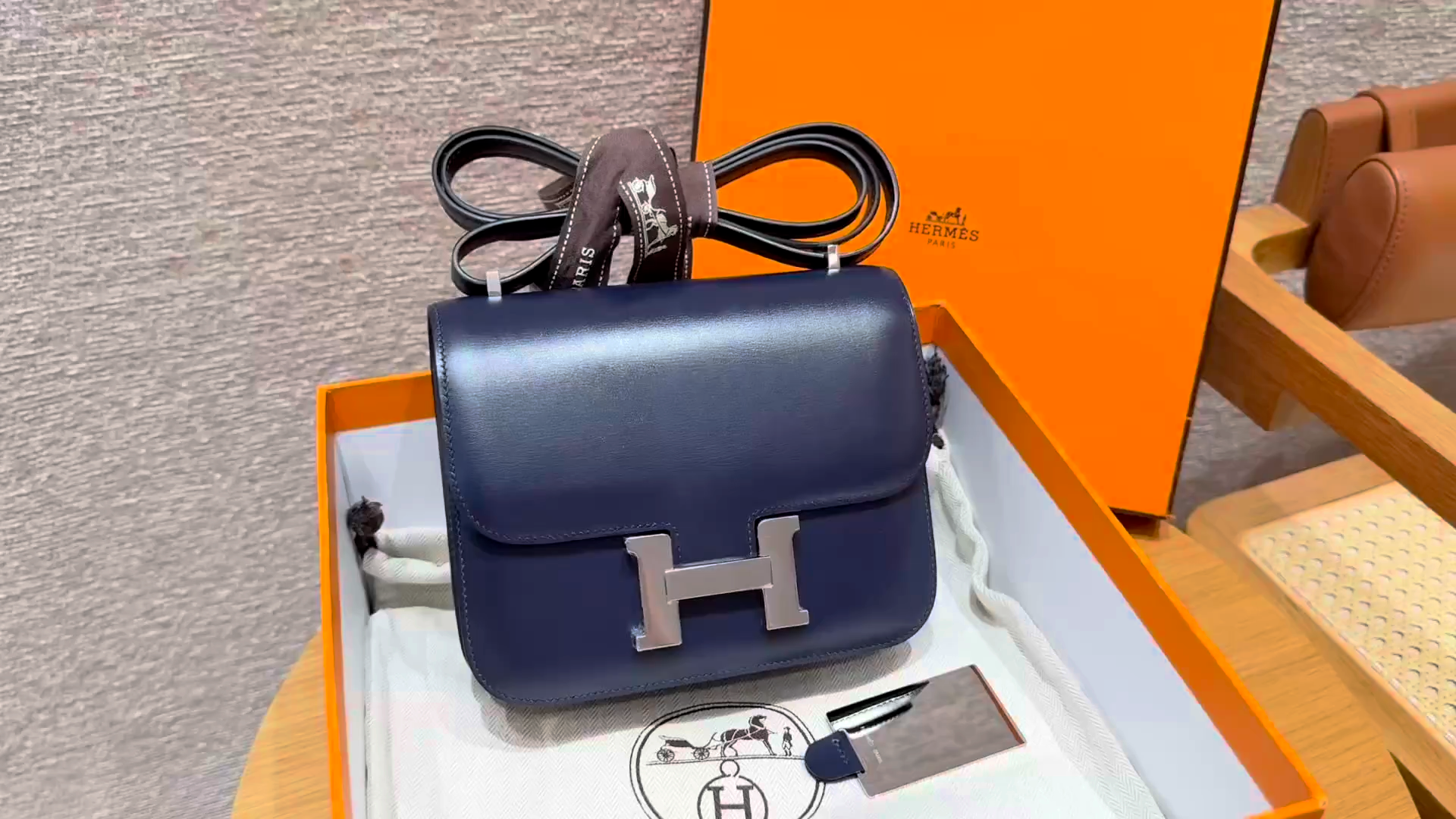 Hermès Constance 19 Blue saphir Box Mirror