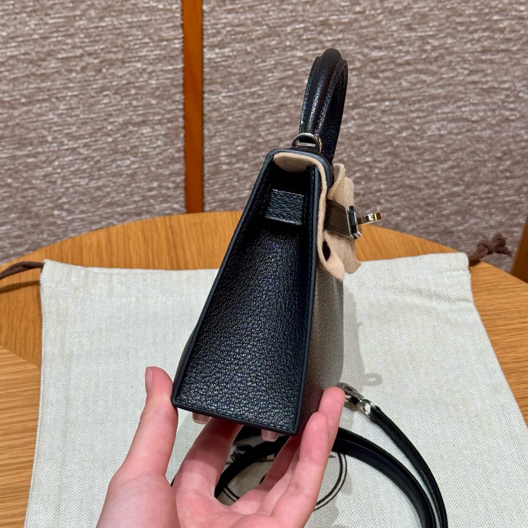 Hermès  Mini Kelly2 Size19 noir chèvre