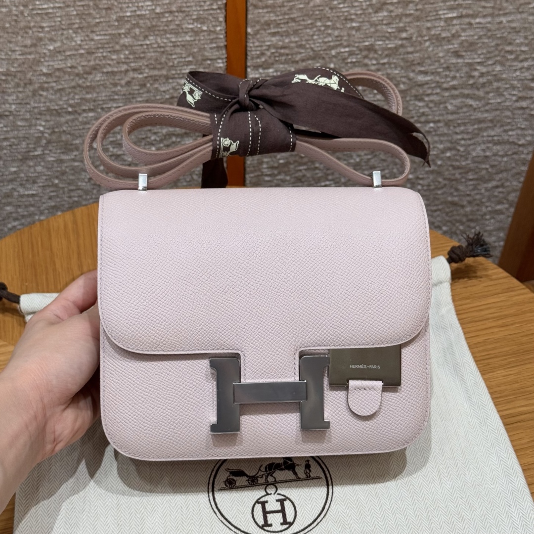Hermès Constance 19 Mauve pale  Chèvre Mirror