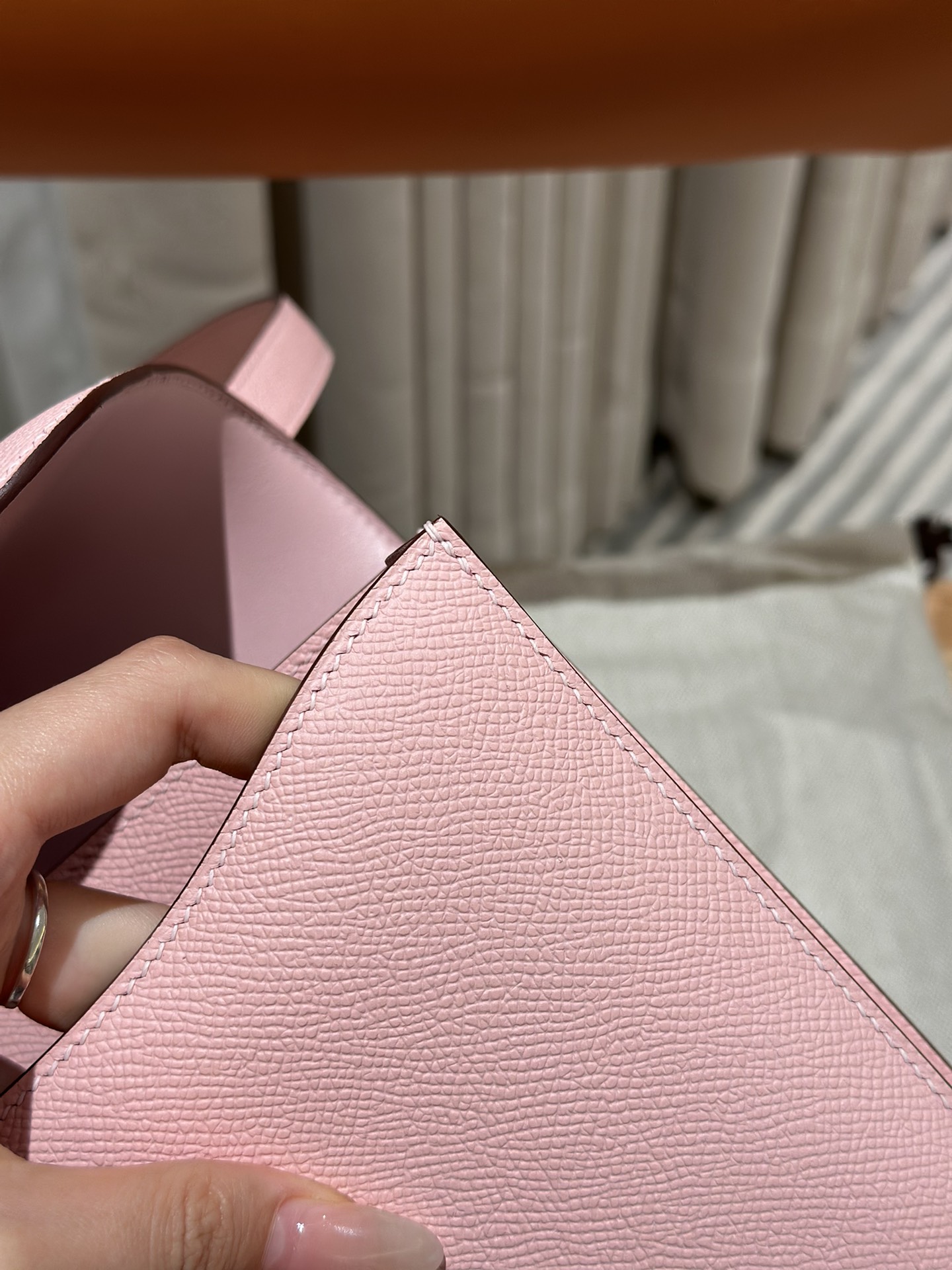 Hermès Constance 24 Rose Sakura Epsom