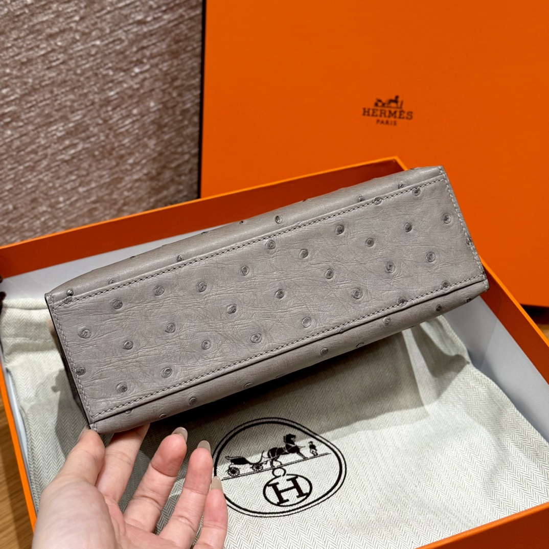 Hermès  Kelly Pochette 1 Gris tourterlle KK ostrich imported