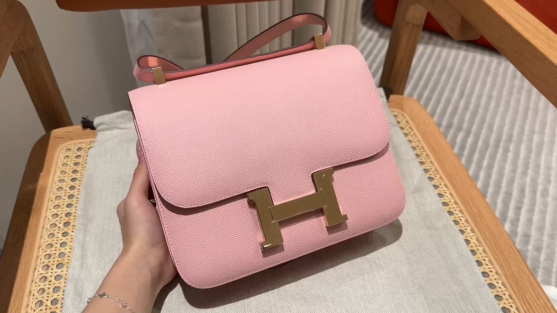 Hermès Constance 24 Rose Sakura Epsom
