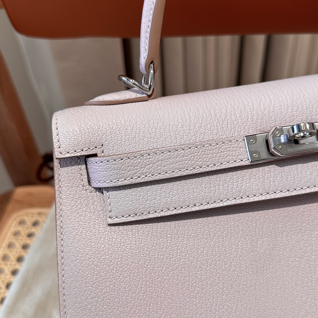 Hermès  Kelly 25  Mauve Pale Chever