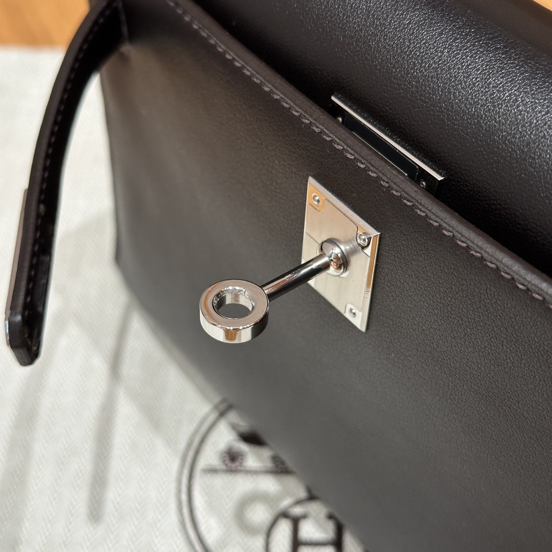 Hermès  Kelly Pochette 1 Ebene Swift