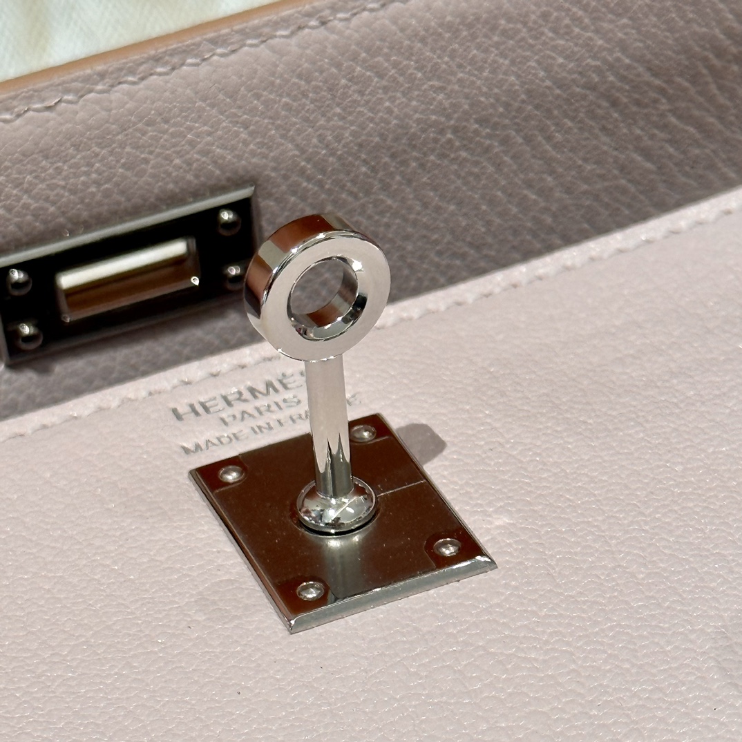 Hermès  Kelly 25  Mauve Pale Chever