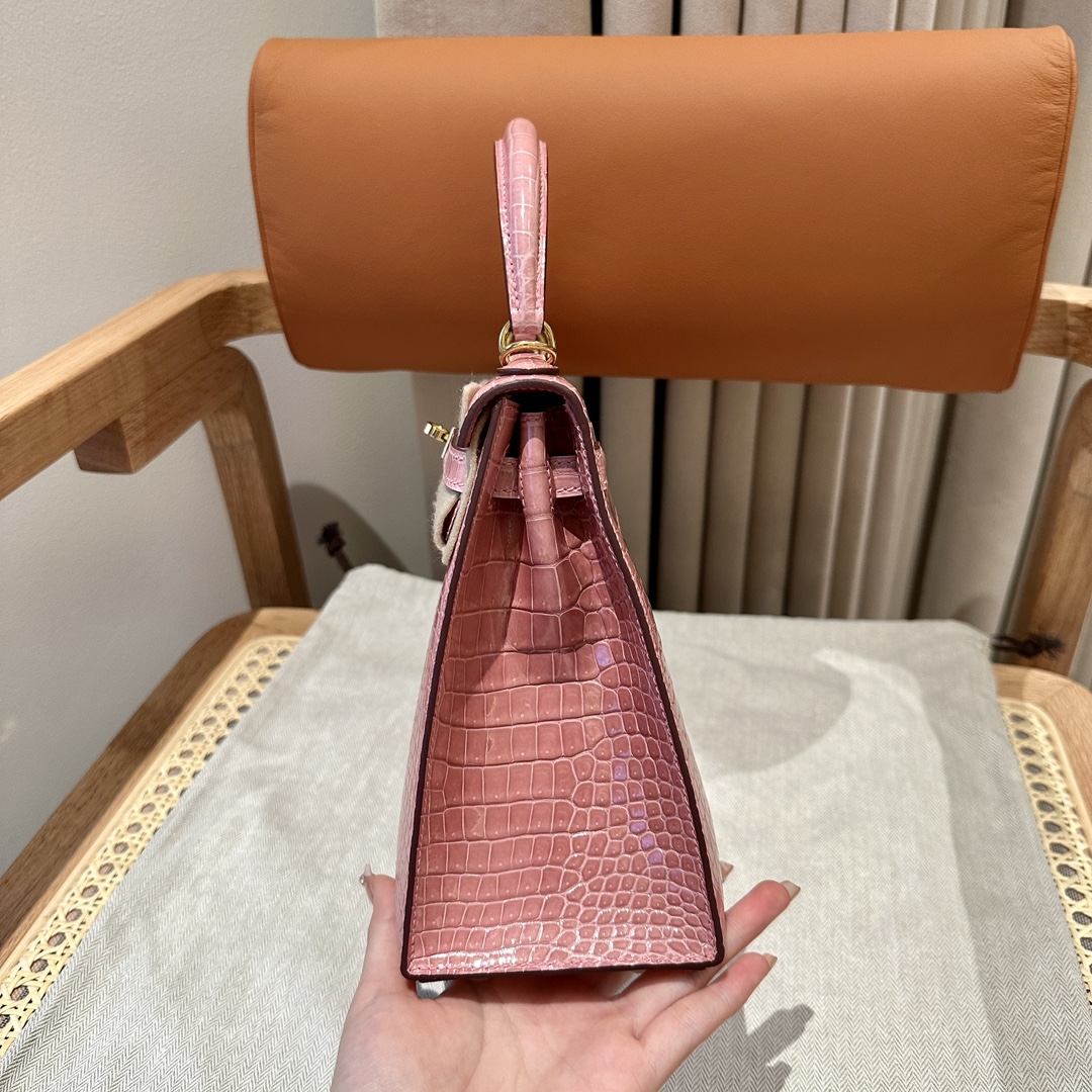 Hermès  Kelly 25 Rose Confetti Porosus shiny