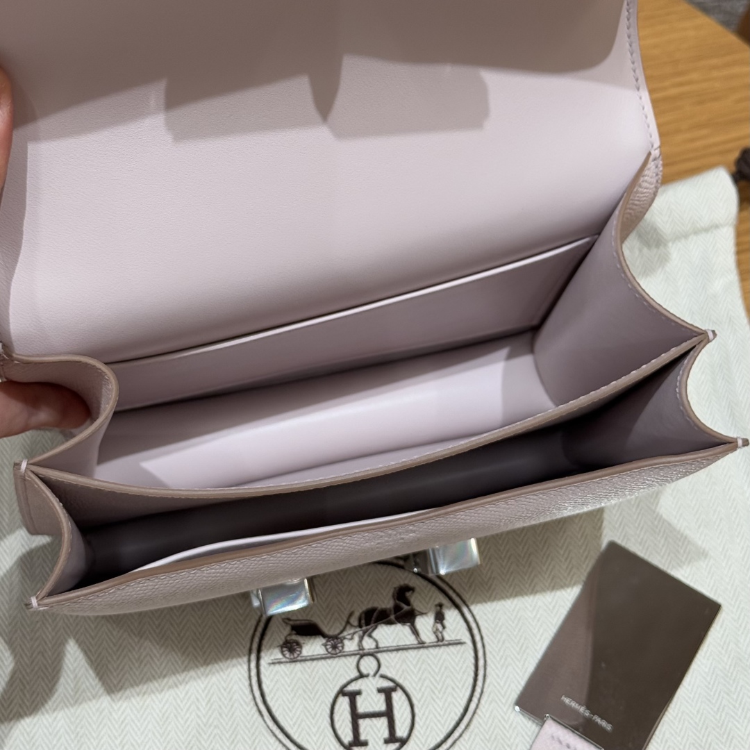 Hermès Constance 19 Mauve pale  Chèvre Mirror