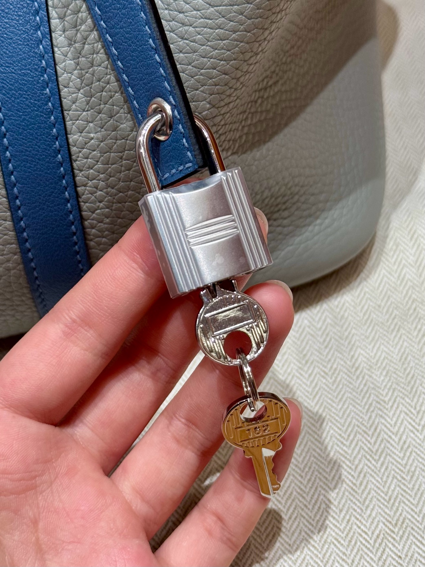 Hermès  Picotin lock 22  Girs Mouette and Blue Agate Clemence/Swift