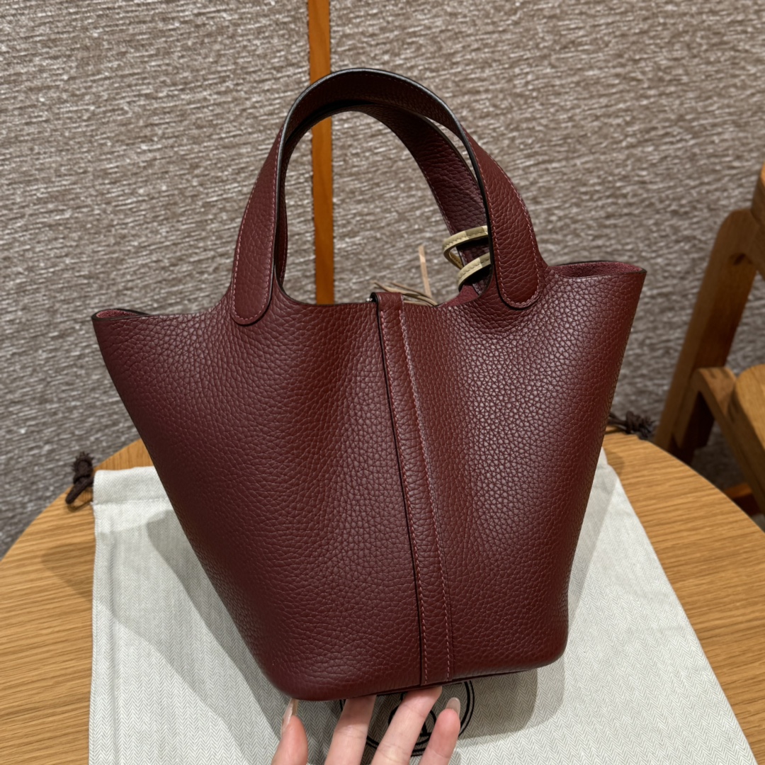 Hermès  Picotin lock 18 Rouge H Clemence