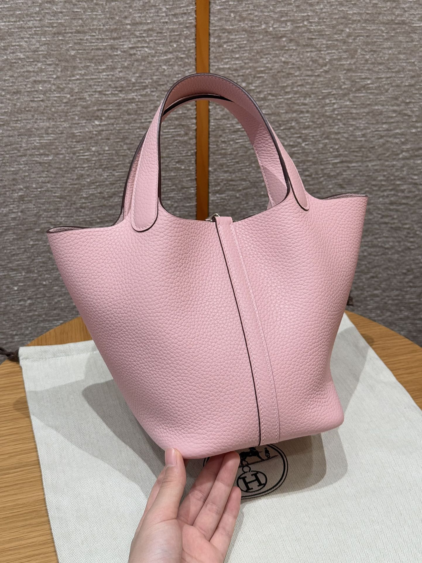 Hermès  Picotin lock  18 Rose sakura Clemence