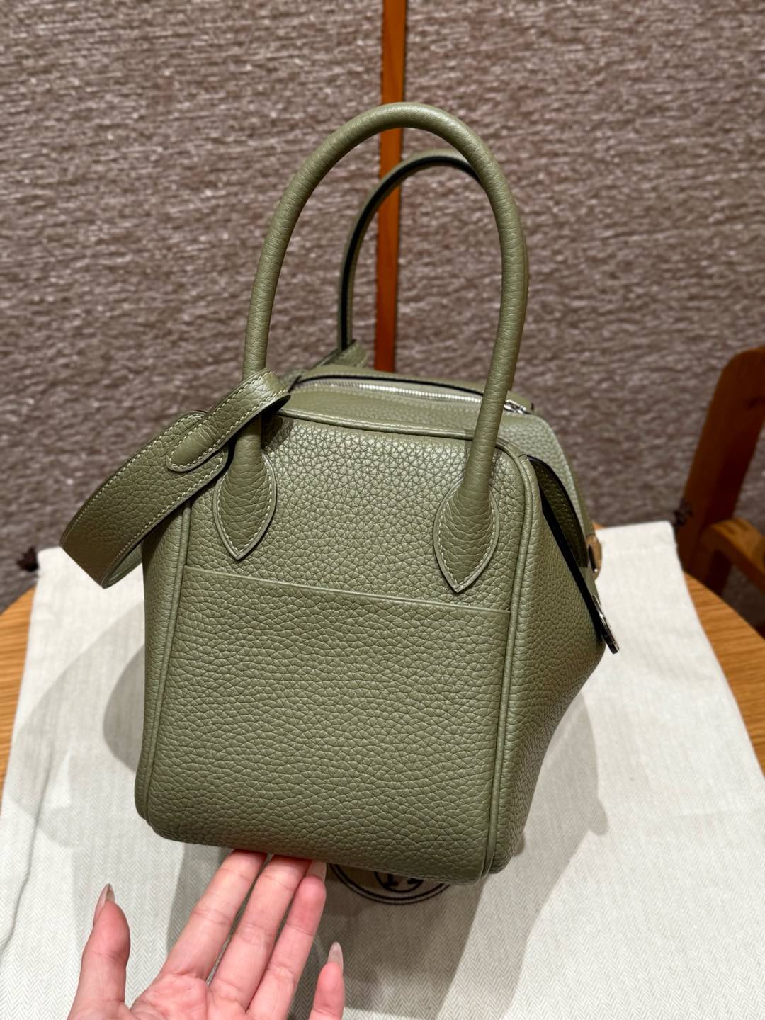 Hermès  Lindy 26 Sauge Clemenc