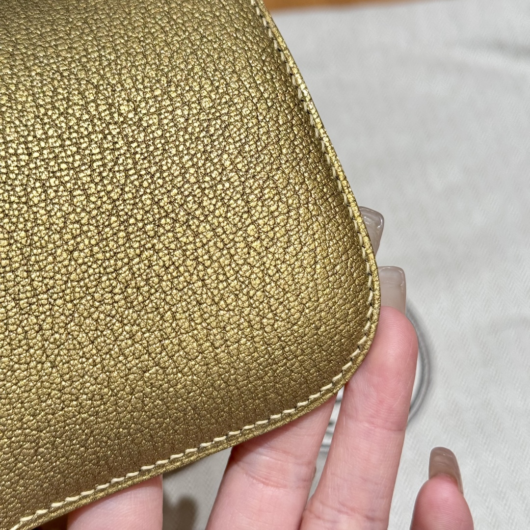 Hermès Constance 19 Dorè Chèvre