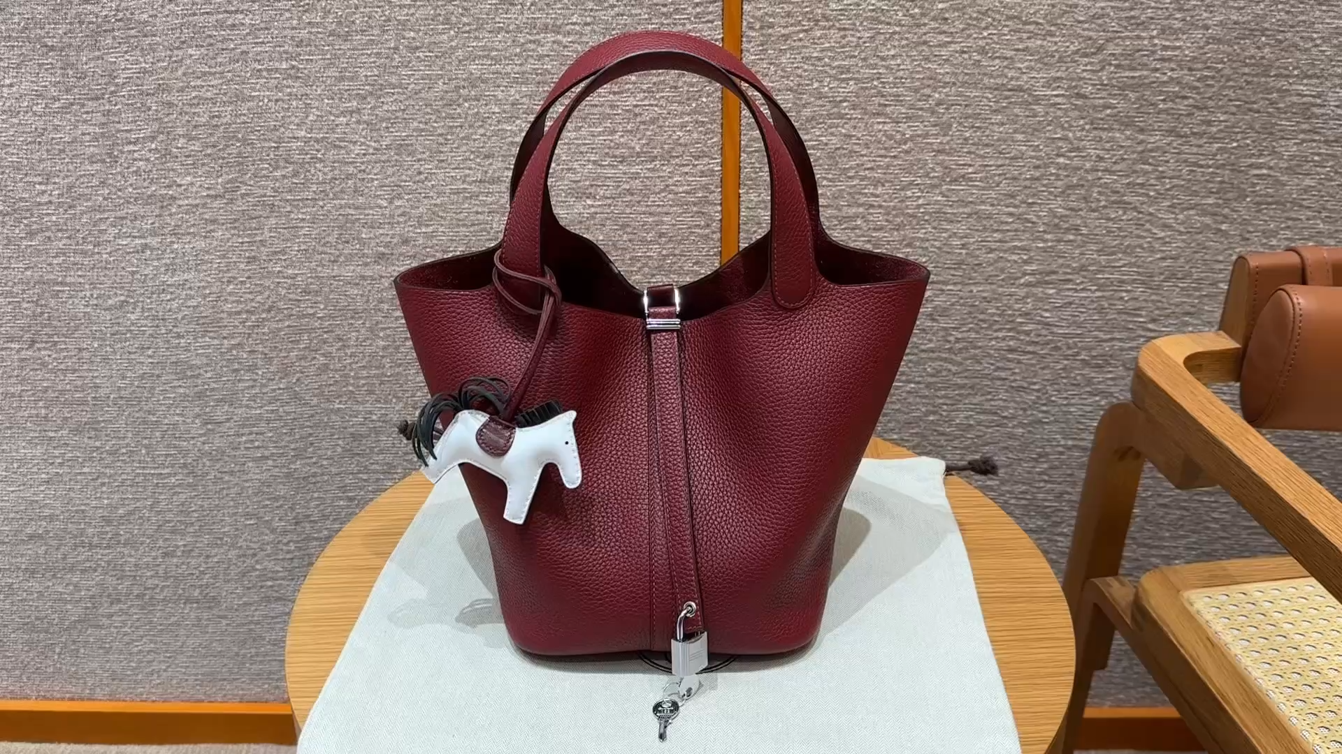 Hermès  Picotin lock  22 Rouge H Clemence