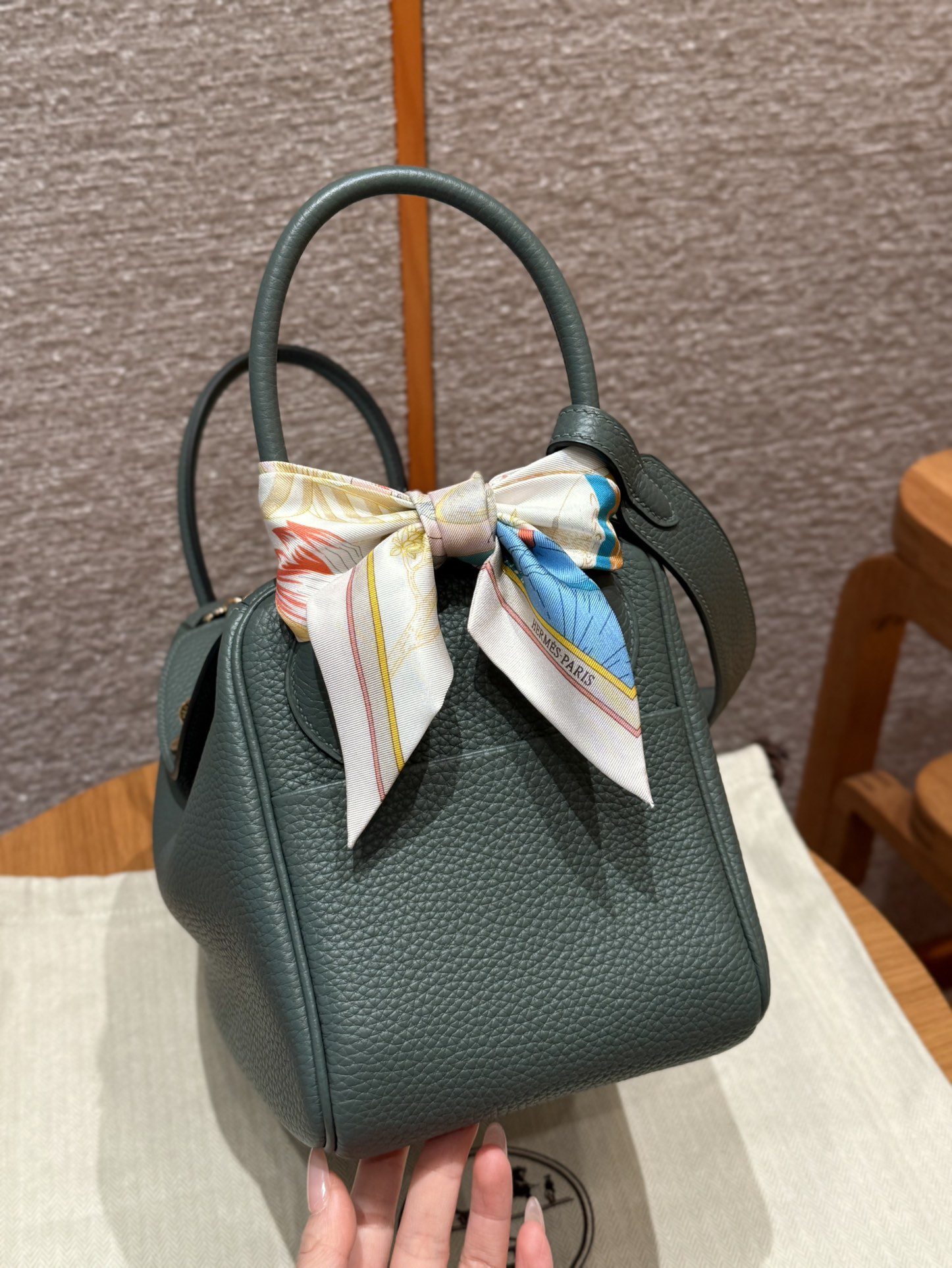 Hermès  Lindy 26 Vert Amanda  Clemence
