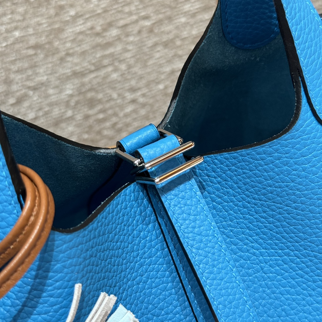 Hermès  Picotin lock 18  Blue Frida Clemence