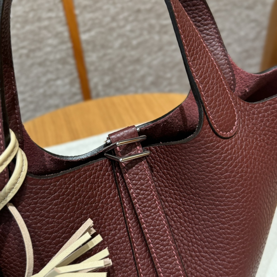 Hermès  Picotin lock 18 Rouge H Clemence