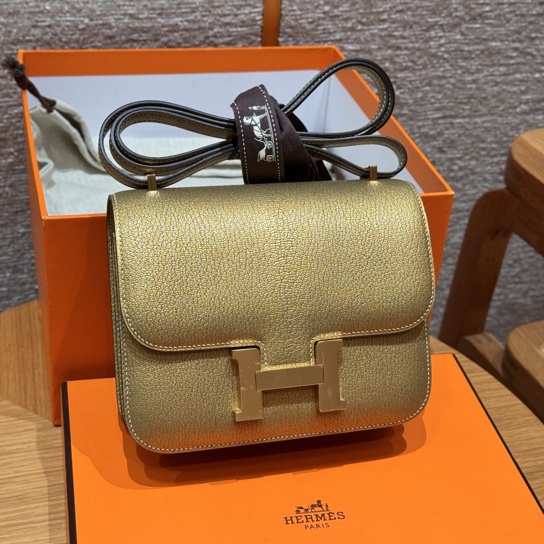 Hermès Constance 19 Dorè Chèvre