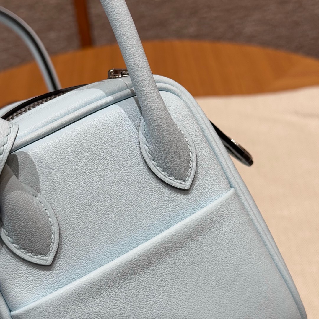 Hermès  Lindy 19 Blue Brume Swift